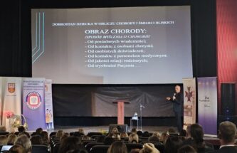 Przejdź do wpisu W piątek 25 października 2024 r. w ramach organizowanych od kilku lat Dni Profilaktyki Powiatu Dąbrowskiego odbyła się konferencja, której tematem była „Nierówna walka o dobrostan – Jak dbać o zdrowie i równowagę psychiczną w kryzysie”.
